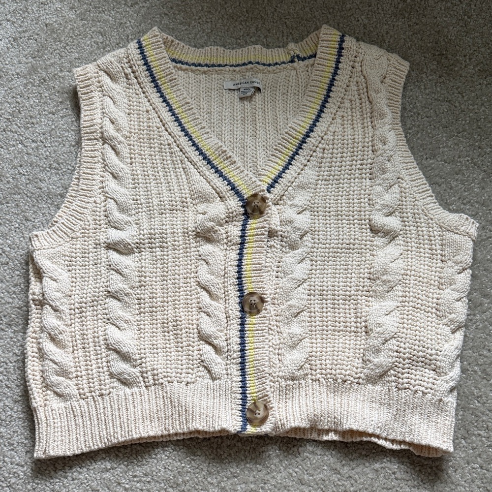 American Eagle Outfitters Cream Cable Knit Sweater Vest M